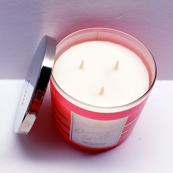 Goose Creek CHAMPAGNE SPARKLE Large 3-Wick Candle, 14.5 oz - Picture 3 of 5